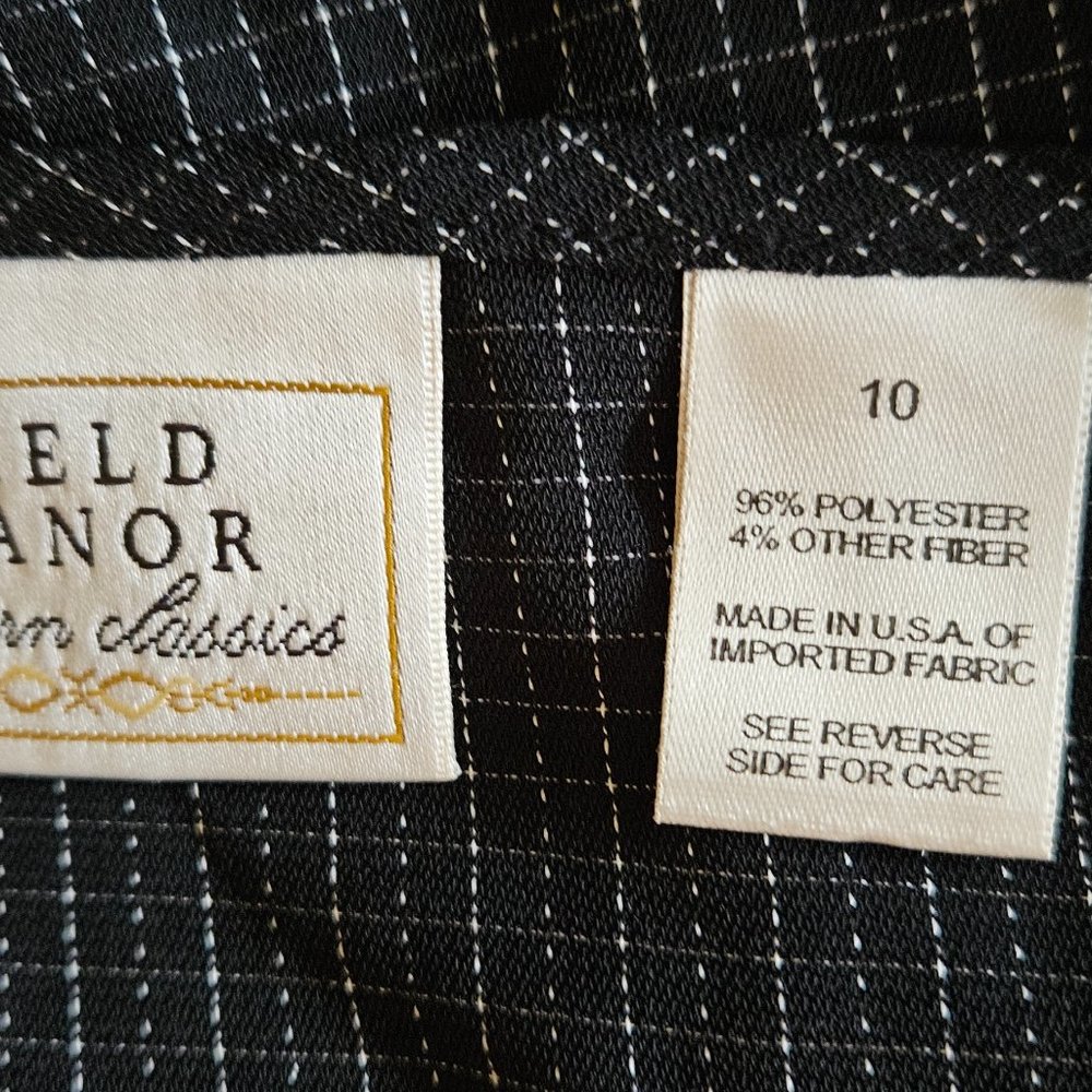 Field Manor Top. Size 10 - Picture 2 of 3